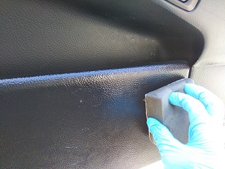 クラウンのドア内クリーニング
